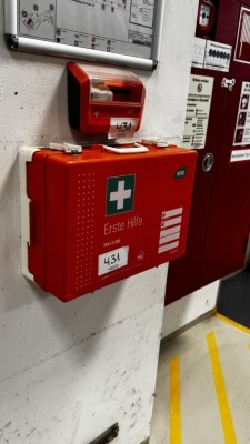 1 Erste-Hilfe-Kasten Wero mit Pflasterspender